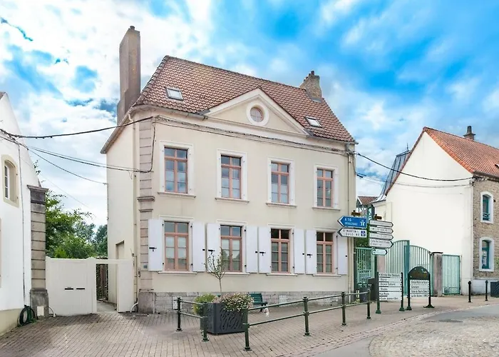 Entre Terre Et Jeanne D Arc Between Land And Sea Wimille