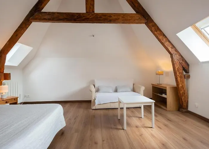 Entre Terre Et Jeanne D Arc Between Land And Sea * Wimille