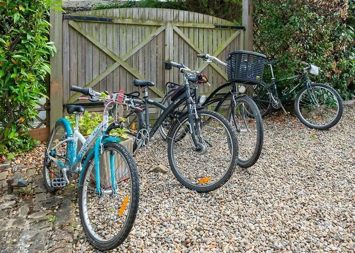 Entre Terre Et Jeanne D Arc Between Land And Sea Wimille
