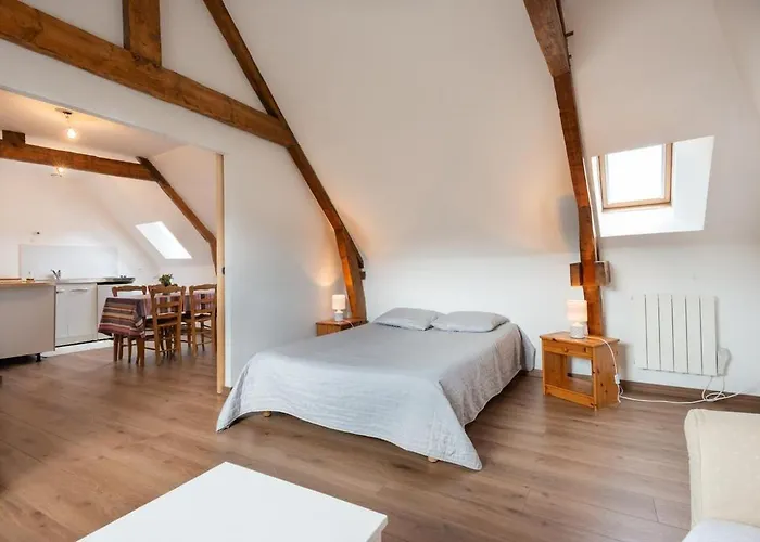 Entre Terre Et Jeanne D Arc Between Land And Sea Wimille